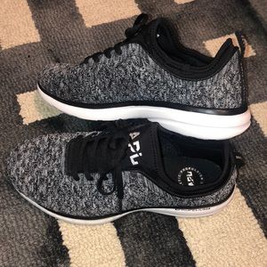WOMENS TECHLOOM APLs (Lululemon tennis shoes)